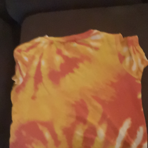 it is too small for me and i wear it more - Picture 2 of 3